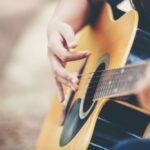 Tips Membersihkan Gitar Akustik yang Kamu Harus Tahu !
